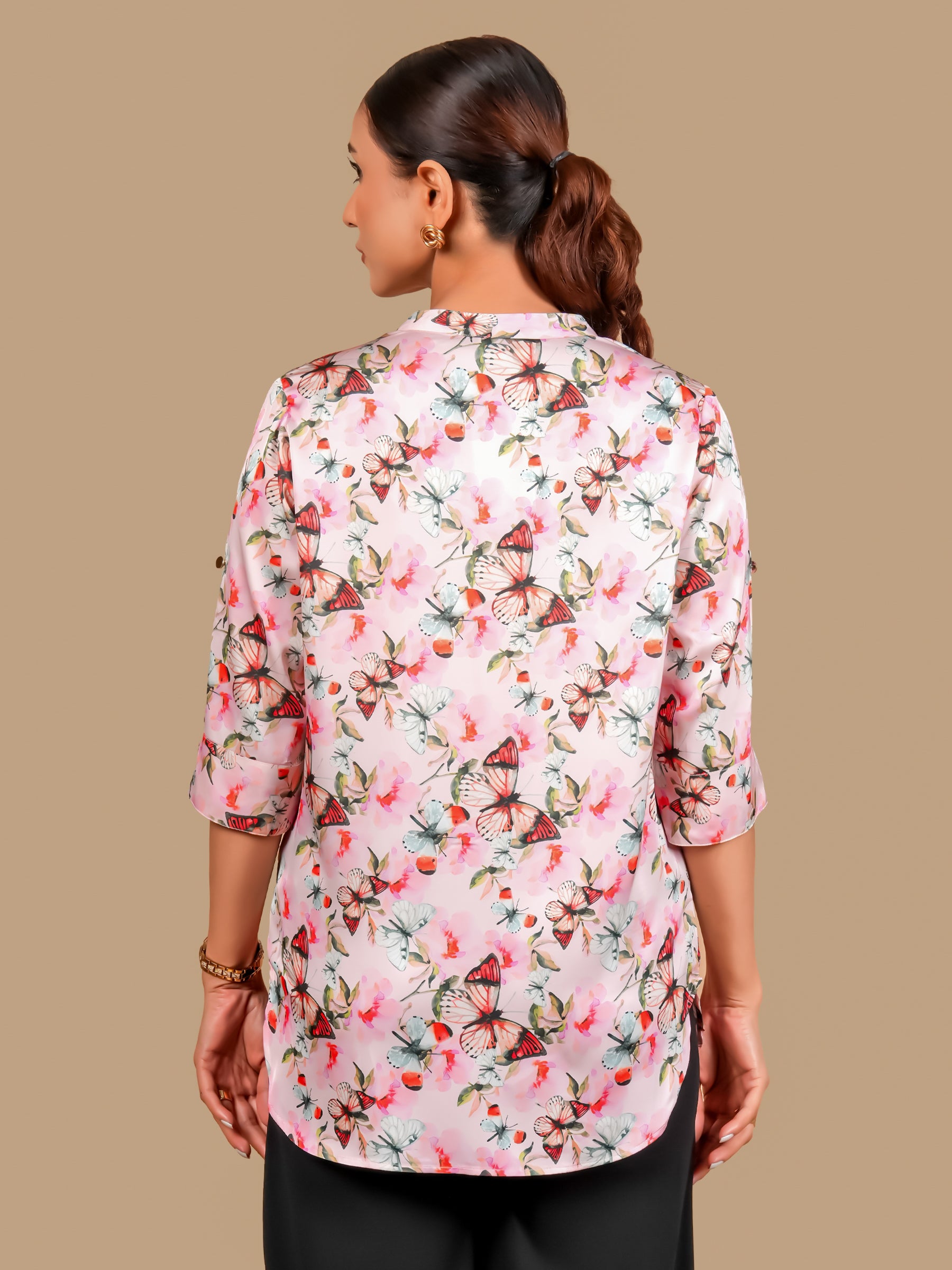 BUTTERFLY GARDEN FRONT TUCK PINK TOP