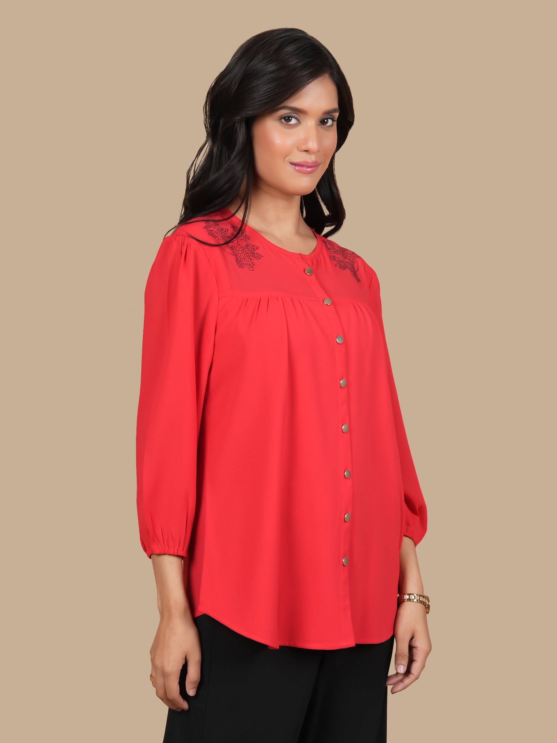 SWAROVSKI ROUND  NECK RED TOP