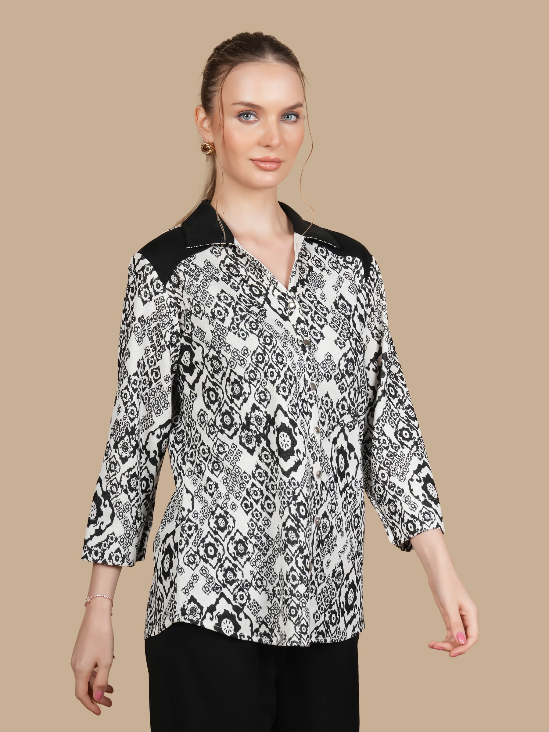 ANGORA SUEDE PATCH WHITE SHIRT