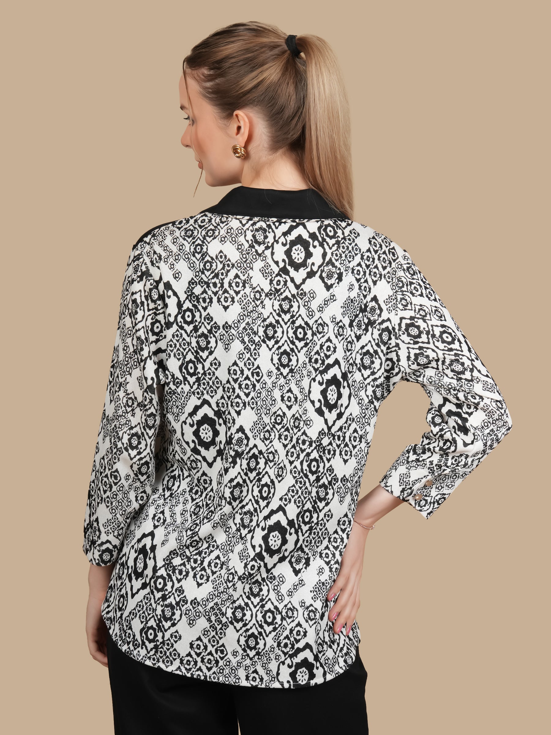 ANGORA SUEDE PATCH WHITE SHIRT