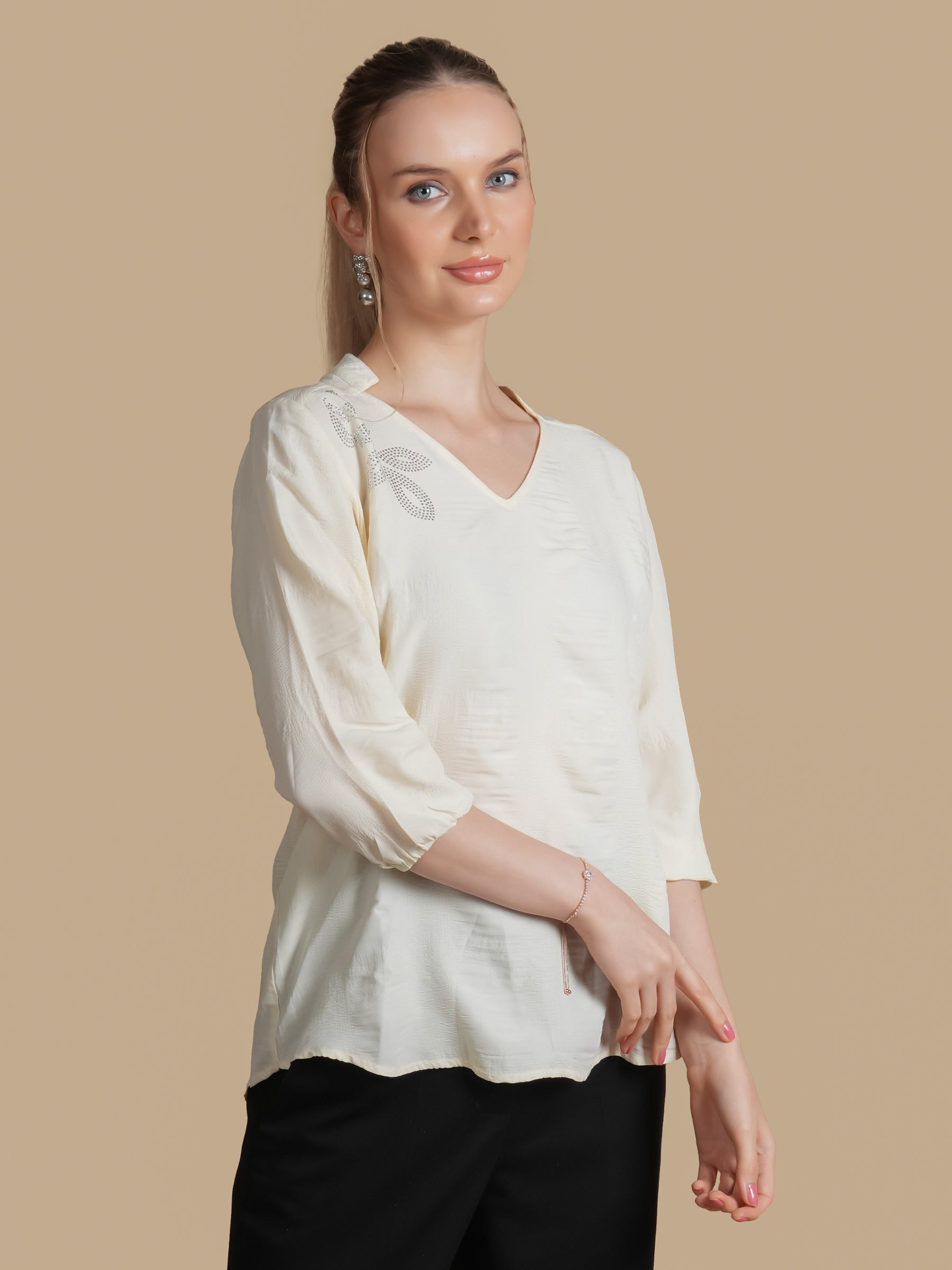 TEXTURED SWAROSVKI  OFF WHITE TOP