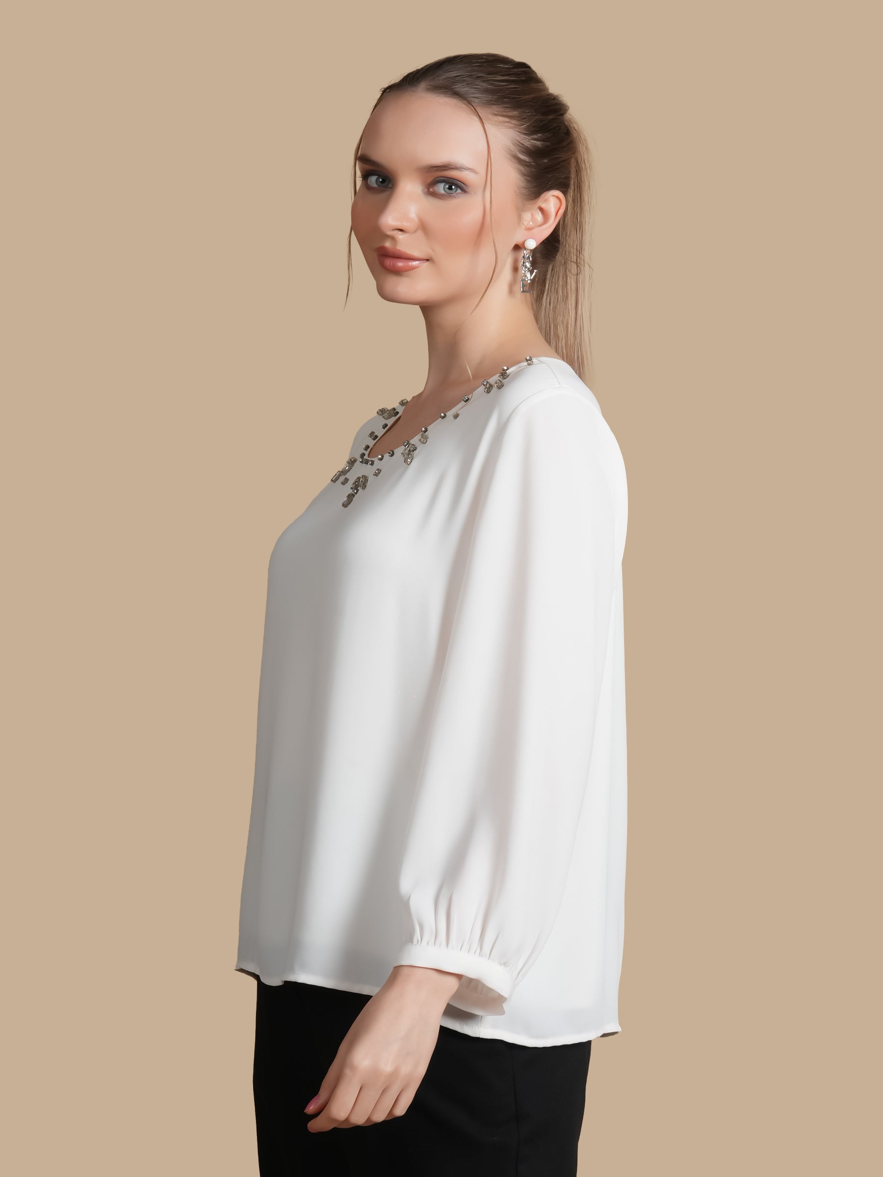 CRYSTAL CURVE OFF WHITE  TOP