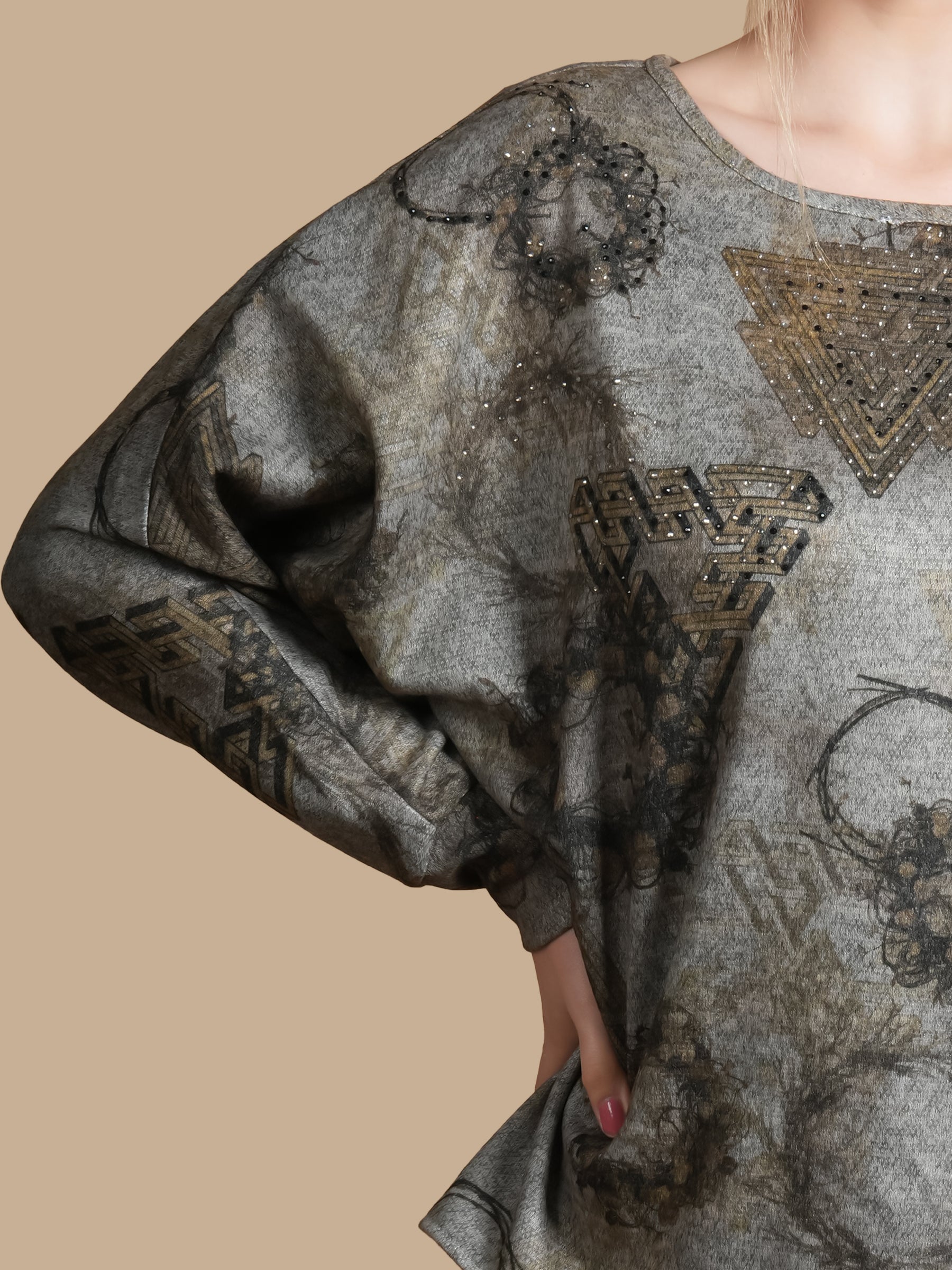 EMBELLISHED GEOMTRIC  GREY ANGORA TOP