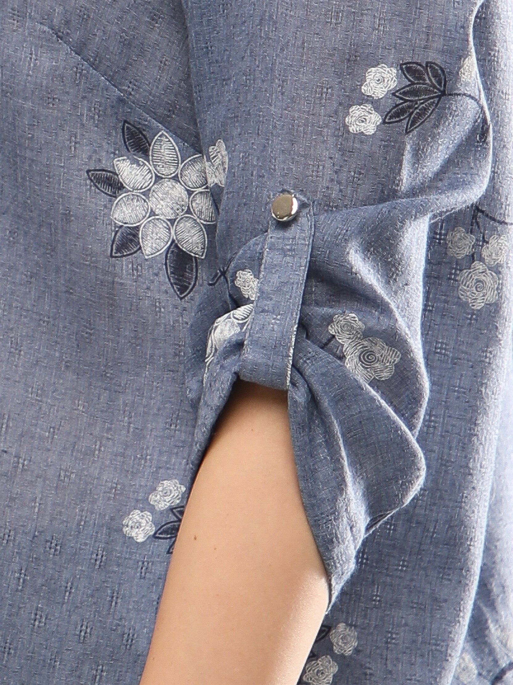 Slate White Floral Print Cotton Topno