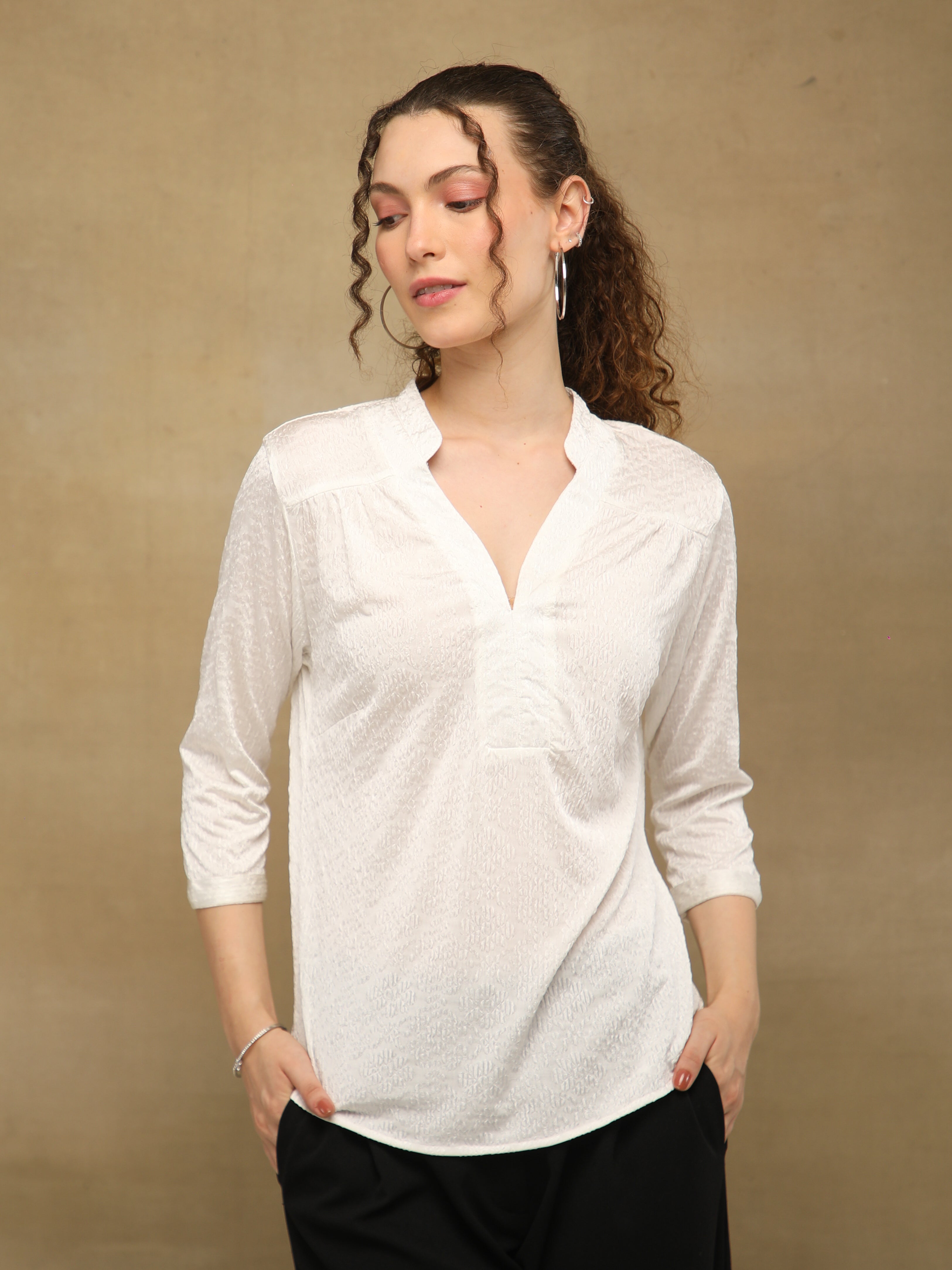 Knitted Half Band Collar White Top